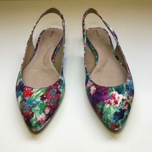 NWOT LAND’S END Floral Pointed-Toe Flats